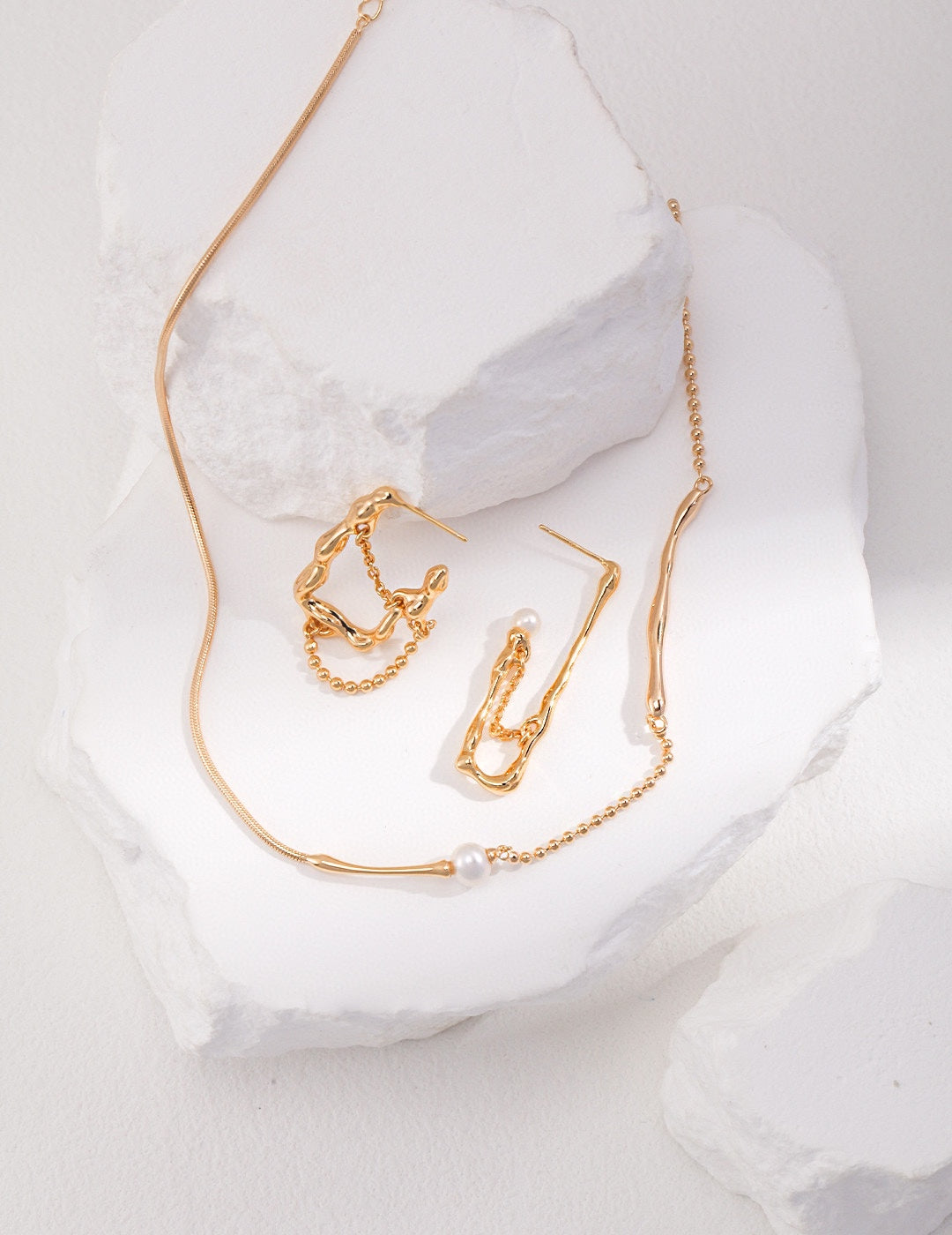 S925 Minimalist Asymmetrical Pearl Necklace